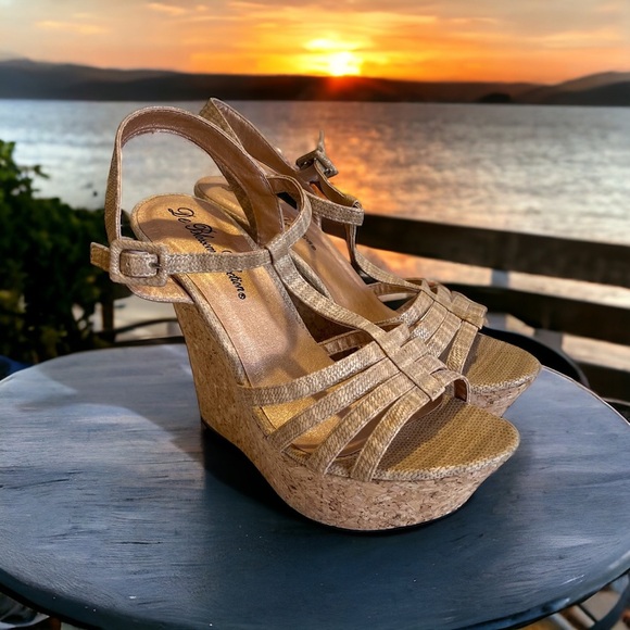 De Blossom Collection cork wedge platform sandals made with vegan faux leather - Picture 3 of 16